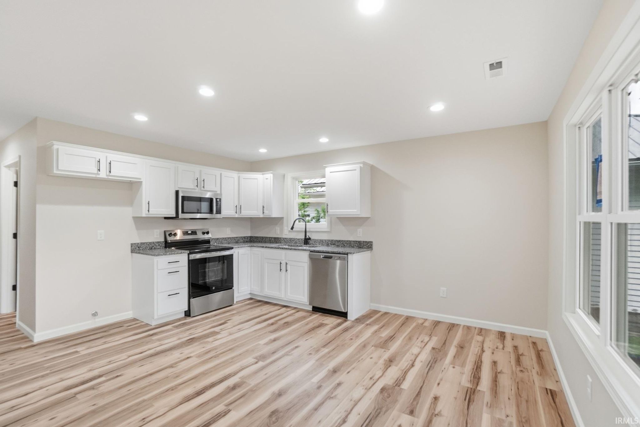 Image of 1626 Howell Street 101